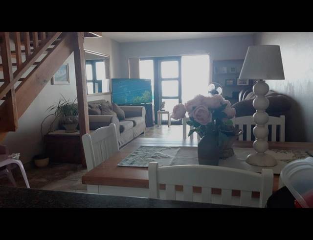 2 BEDROOM APARTMENT FOR SALE IN HARTENBOS CENTRAL